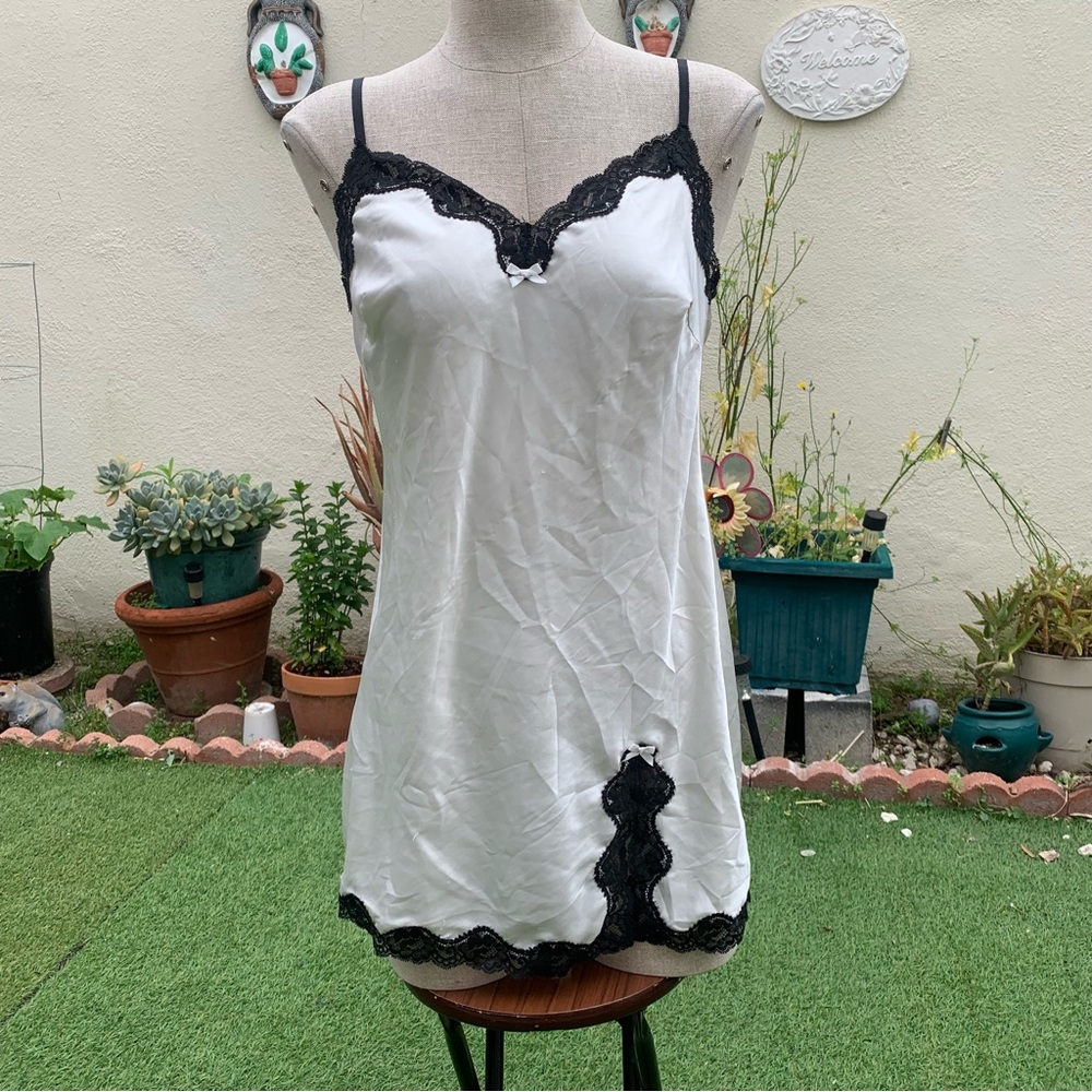 2012 Victoria’s secret white and black lace mini slip dress